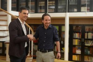 Foto antes de empezar la reunión.