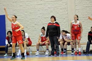 Pilar López Alcoba en el banquillo del Syngenta.