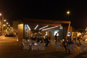 Vista del quiosco abderitano situado en el Pago del Lugar.