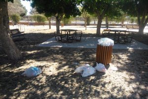 La basura estuvo sin recoger hasta el pasado miércoles.