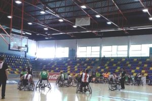 Una jugada del partido.