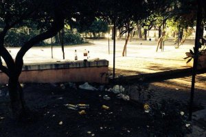 Restos de fiesta en el Parque Nicolás Salmerón en una imagen de archivo.