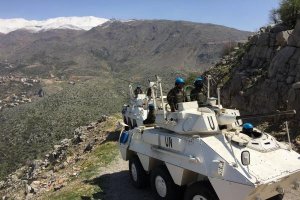 Vec en las granjas de Cheeba. Al fondo, montañas sirias