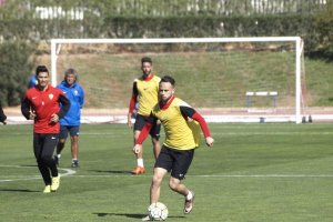 Iván Sánchez, con Pipo Goro al fondo, este miércoles.