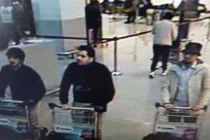 La policía difundió ayer la imagen de los tres presuntos sospechosos.