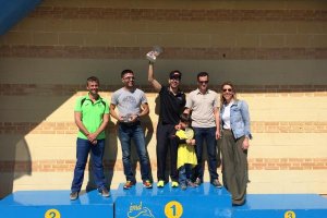 Podio con los campeones ejidenses.
