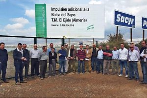 Concentración en la Balsa del Sapo para pedir agua