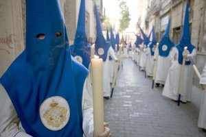 Desfile procesional de la hermandad de Prendimiento