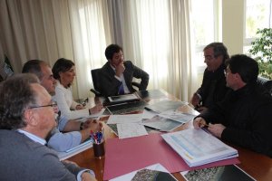 Reunión entre responsables del Ayuntamiento y de Costas.