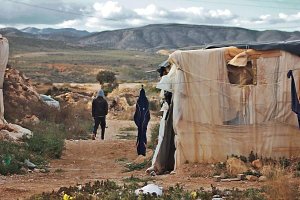 La mayor parte inmigrantes que viven en los asentamientos son ciudadanos de origen magrebí y subsahariano.