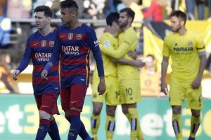 Messi y Neymar, cabizbajos tras el 2-2. 