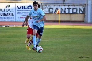 Fran Oller en el partido ante el Comarca del Mármol.