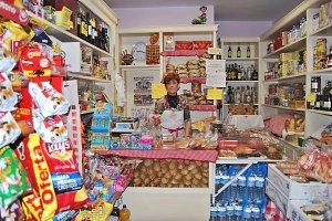 Pepi Velasco acaba de cumplir dos años con su negocio de ‘La Tiendecilla’, un bazar de los buenos sabores donde no hay un palmo libre.