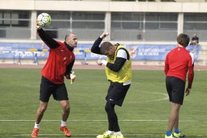 El mañico Soriano sacando de puerta.