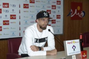 Esteban Saveljich en rueda de prensa.