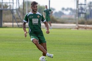 Armando Lozano entrenando en Elche.