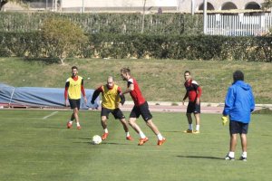 Pipo Goro atento a una jugada del partidillo.