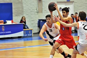 Julio González en acción.