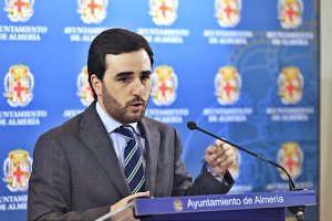 Carlos Sánchez en la presentación de la Frutoteca