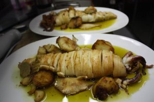 El calamar de potera en aceite, una de las especialidades de La Encina.