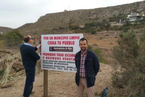 Uno de los primeros carteles instalados.