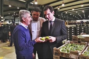 El alcalde con el presidente de CASI durante la visita