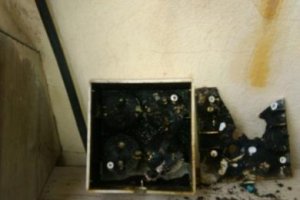 Base de enchufes calcinada