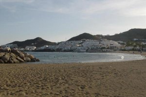 Playa de San José, una de las más frecuentadas del municipio de Níjar.