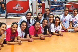 Las jugadoras felices tras la victoria.