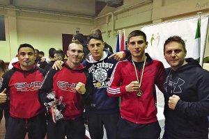 El equipo feliz por los resultados.