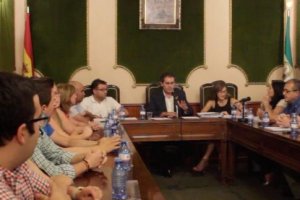 Antonio Torres, en una imagen de archivo, presidiendo un pleno celebrado en el Ayuntmaiento de Berja.  La voz