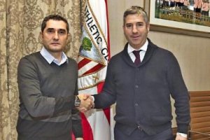 Valverde con el presidente del Athletic Urrutia.