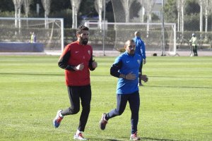 Carlos Cuéllar con el recuperador Jesús Roche.