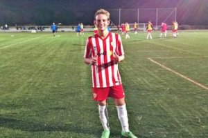 A Joaquín Vicente le queda fenomenal la rojiblanca.