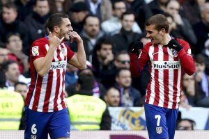 Koke y Griezmann celebran el gol del Atlético. 