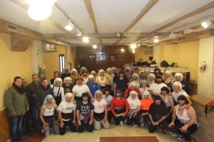  La cuadrilla de costaleros del palio de la Virgen de Fe y Caridad está dirigida por Benjamín González y auxiliares, Jesús del Pino, Juan González, E