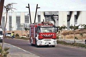 Equipo de bomberos funcionando en la capital