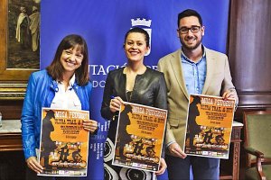 La diputada, Ángeles Martínez, en la presentación de la carrera.