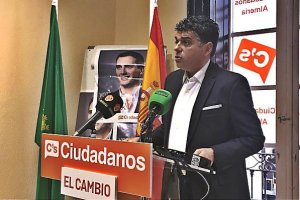 Miguel Cazorla, en su comparecencia en la sede de Ciudadanos