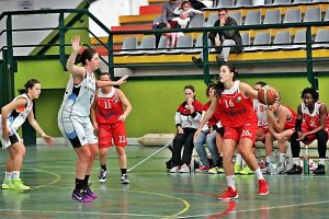 La jugadora del Syngenta invita a los aficionados a la gran fiesta.