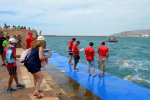 Travesía a nado en la Feria de Almería.