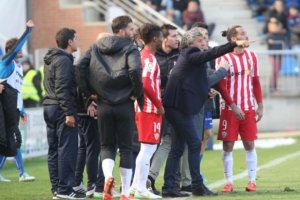 Quique González en la jugada de la polémica.