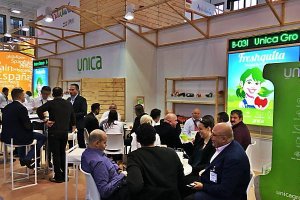 Stand de Única Group en la última Fruit Logística