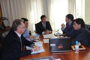 Reunión del alcalde con representantes de Orange. 