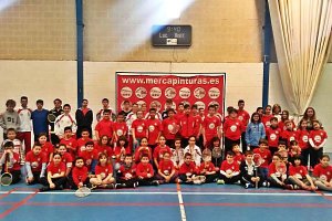 La gran familia del Mercapinturas.