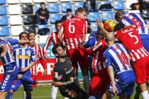 Una jugada del partido.