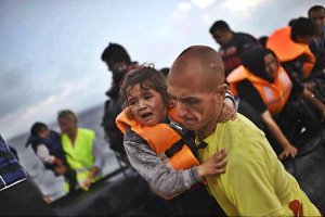 Un socorrista de Proactiva salva a una niña. 