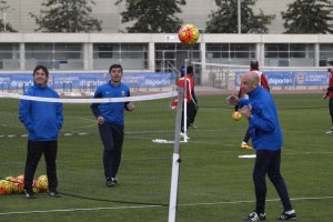 El cuerpo técnico jugó al futboltenis.
