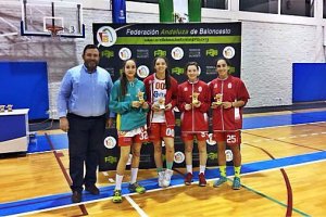 Las chicas preparadas para el torneo.