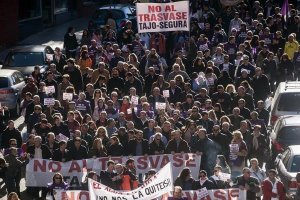 Los regantes  de Castilla-La Mancha salieron el domingo a protestar por las calles al grito de ‘No al Trasvase’.
